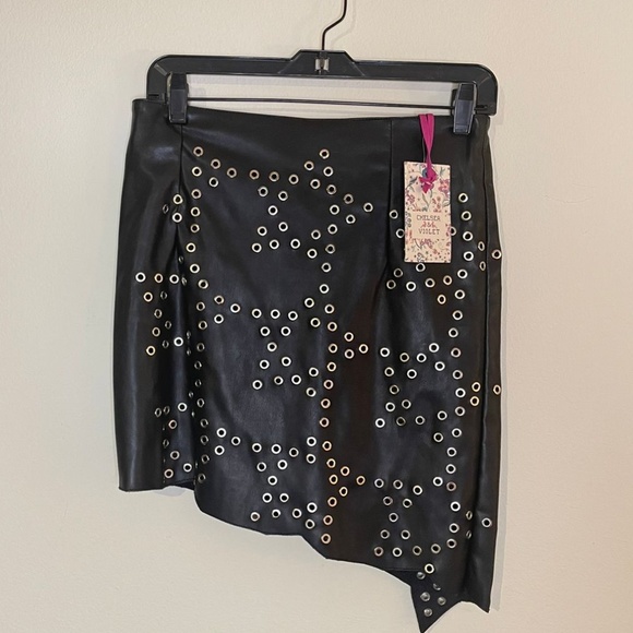 NWT-FAUX leather asymmetrical skirt - Picture 1 of 1